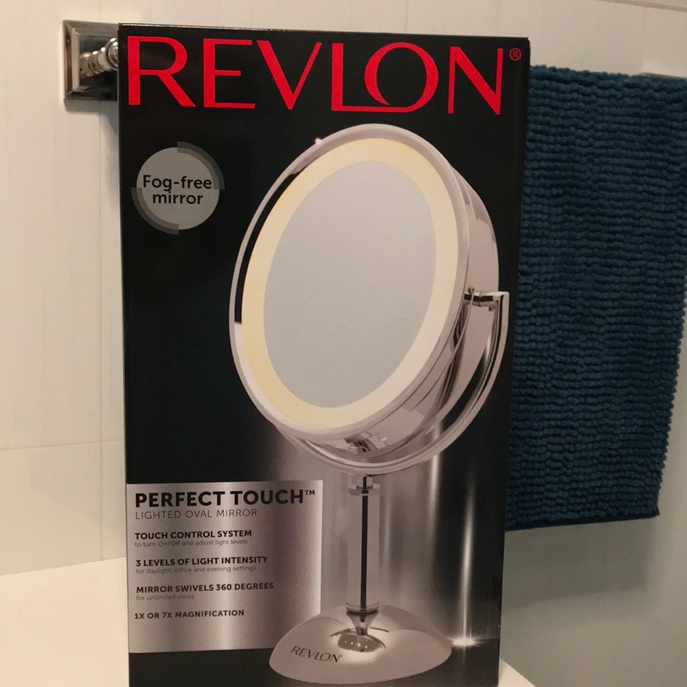 Lighted Oval Standing Mirror